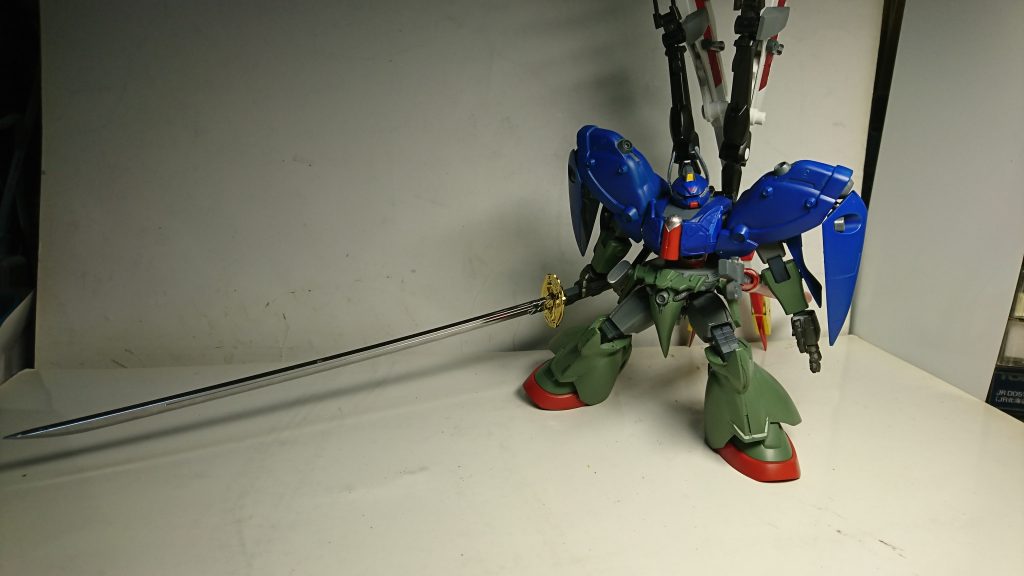 グレート・ガーベラストレート、グレートタイガーピアス
戦艦もコロニーも切り裂けます。真空切りによる斬撃が可能な上にメガビームをも切り裂く切れ味です。