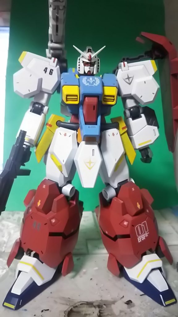 顔自体は無改造ですが、首が可動するように改造してます。