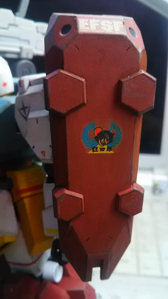 シールドには狂四郎デカール貼りました。