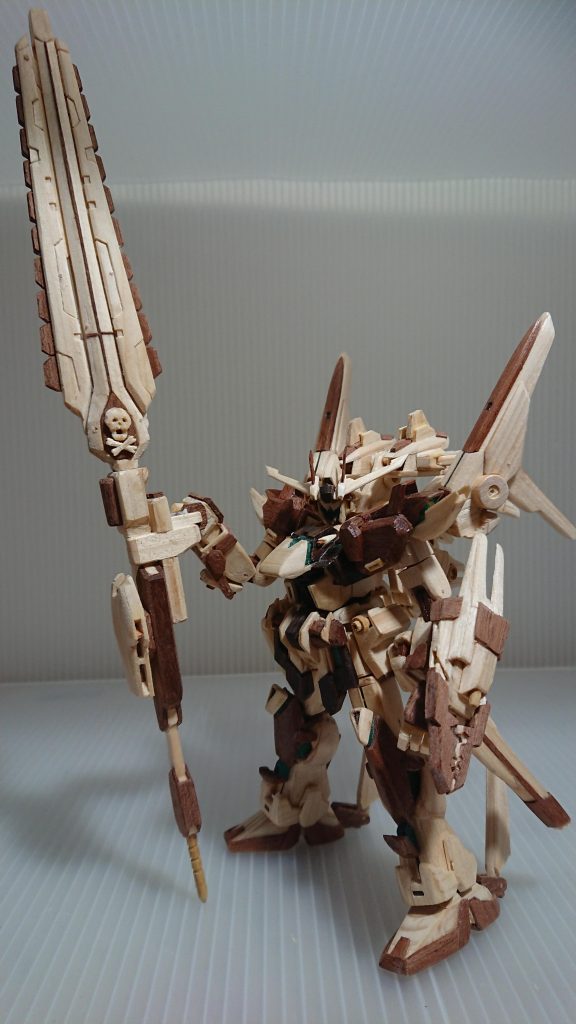 オリジナル武装は御覧の通り・・・。
かなりデカくて、画角に収めるのが大変(汗)