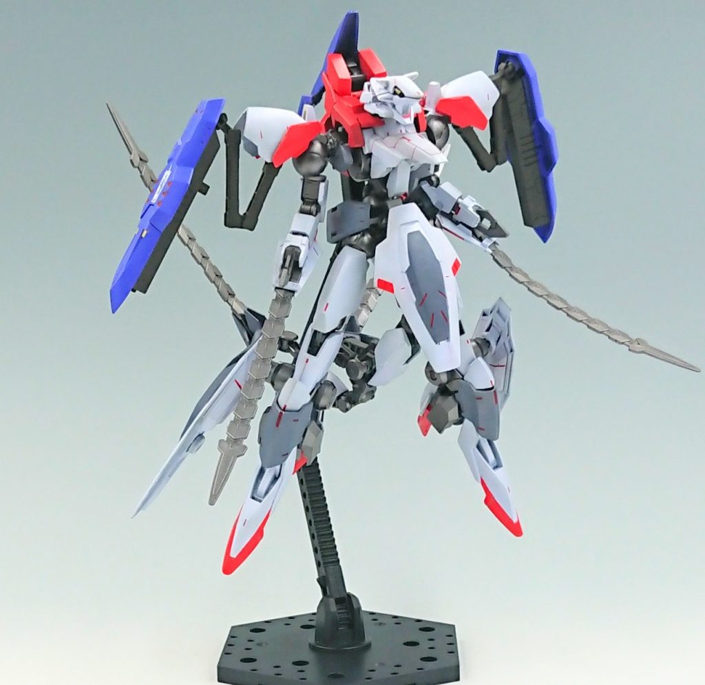 分離して独立行動します。