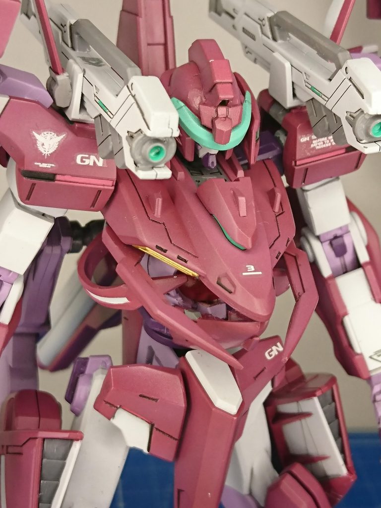 胸部は敵MSらしくより禍々しい感じに仕上げてます。