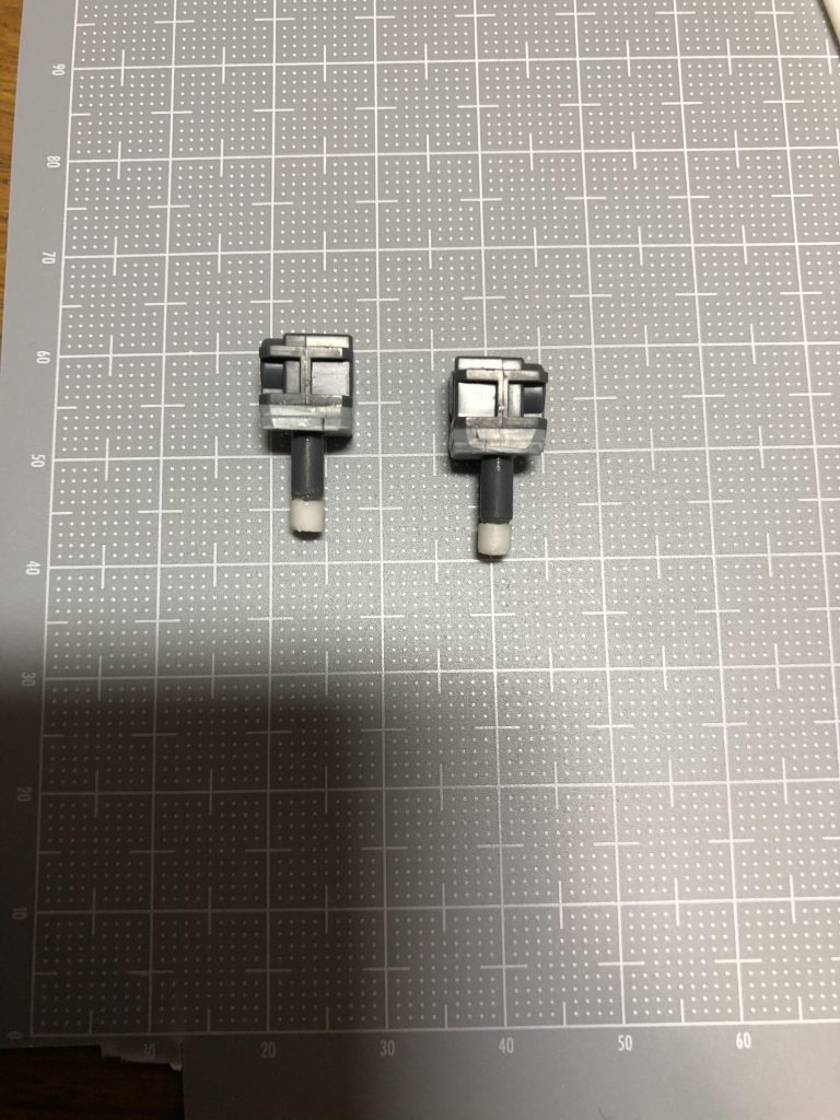 ももの付け根で2mm延長
それに合わせてピンも延長しています