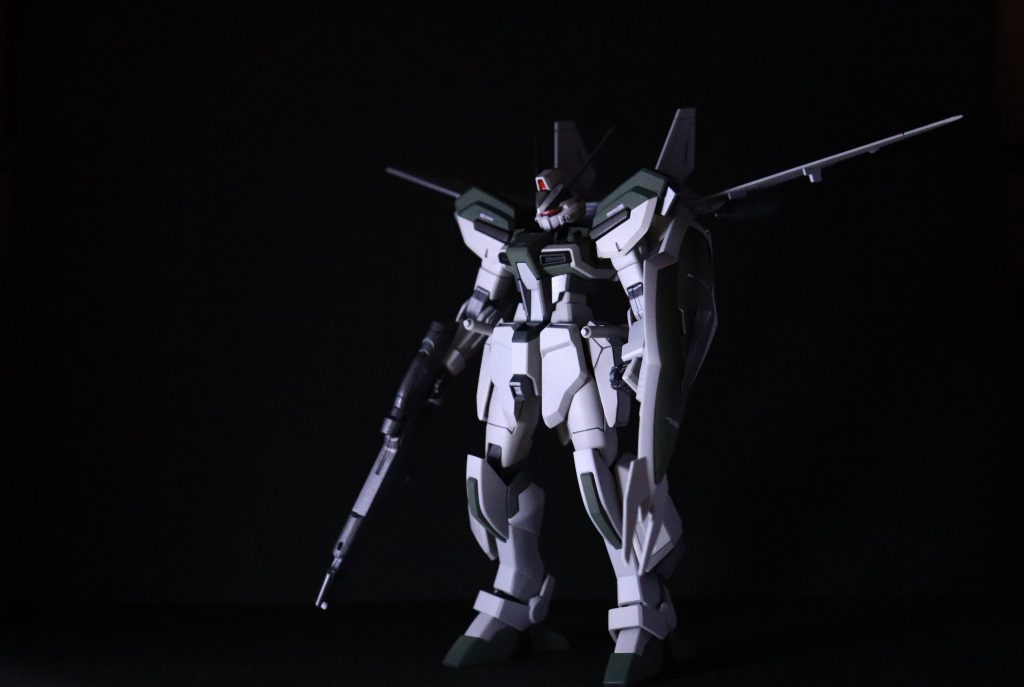 正面の画像です
センサー部分はガンダムマーカーを使用しました！