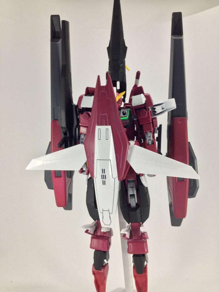 変形の仕方はセイバーガンダムを参考にしました。