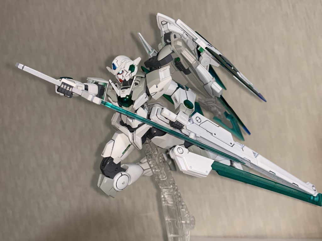 GNバスターソード改大型のソードの中に細身のGNロングソードを仕込んだ2重の武装で、威力重視か手数重視かを臨機応変に変更可能
初期案には無かったのですが、MSGの武器で物凄くエクシア系列の機体に合いそうだったため採用しました。