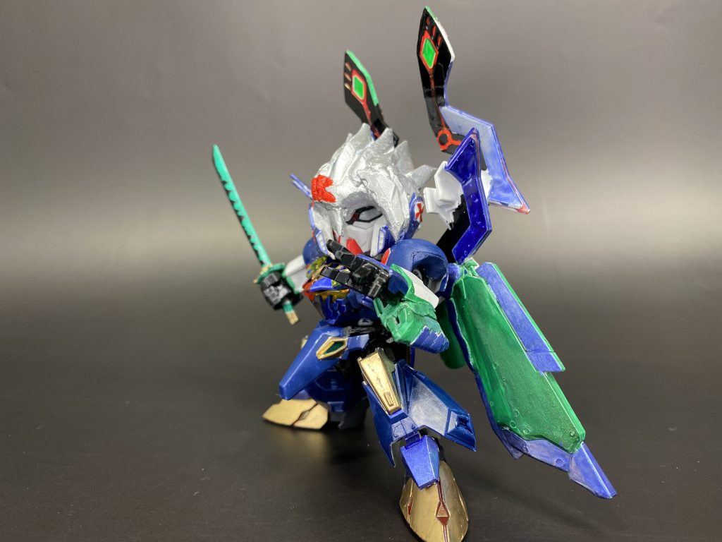 塗装。ブルー基調にしてます。
筋彫りは頭と顔の傷に使用してます。