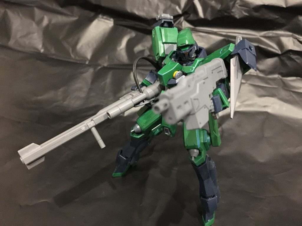 近距離戦用マシンガン。
敵機の接近を許した際の護身用装備。