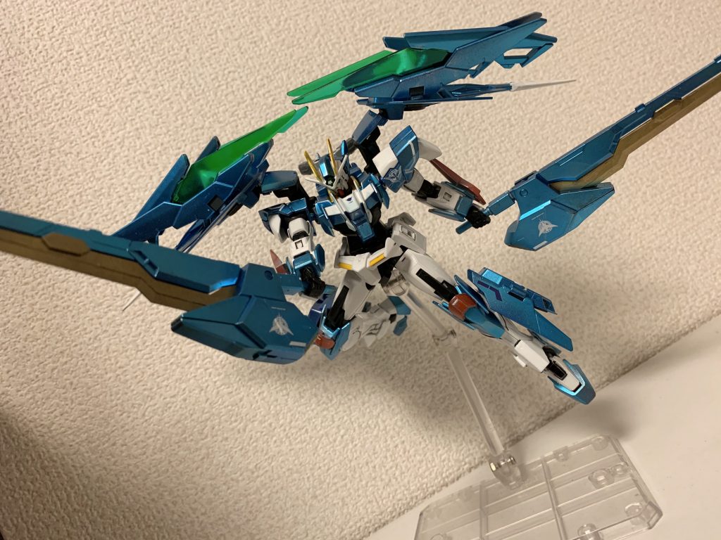 GNフラガラッハ。普段はブースターや姿勢制御に使用していることが多いが、自分より大きい相手に対して使用される。