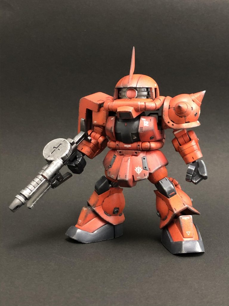 下半身を中心にボリュームアップしました。足の甲の装甲をボリュームアップして中が見えないようにしました。