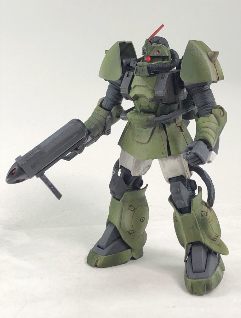 特にヒネりもなく、旧ザクに水中型の特徴的なパーツを貼り合わせました
近所で行われる『水泳部コンペ』にあわせて製作したものです