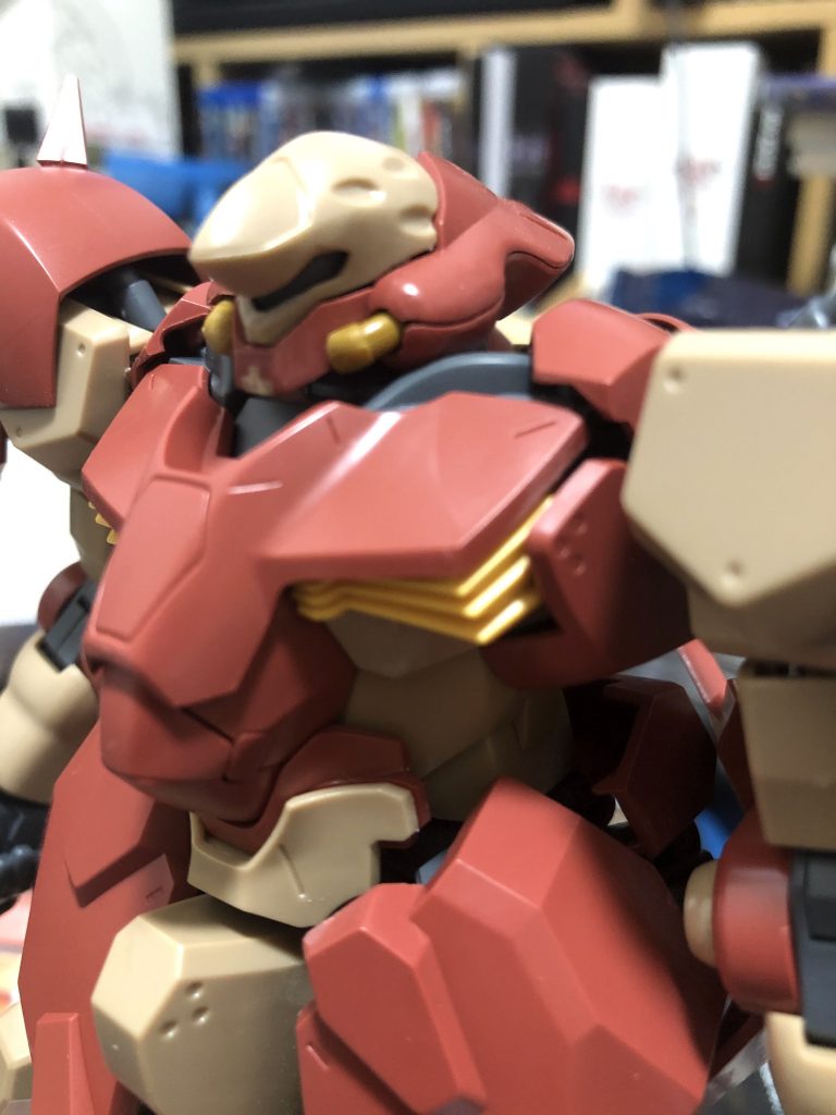 メッサーのカメラ部やパイプ部があまり好きになれず、ジオンっぽく変更。