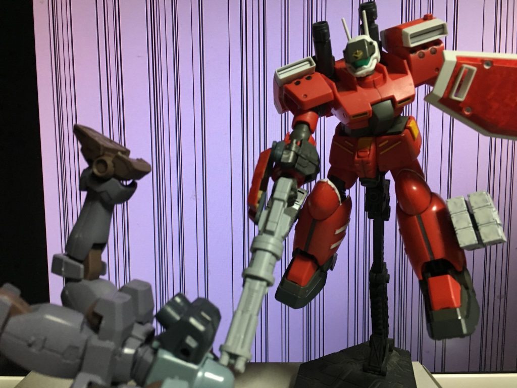 格闘武器が無く接近戦は不得意な本機ではあるがいざとなればガトリングの銃身で殴るようなアグレッシブさを見せる。