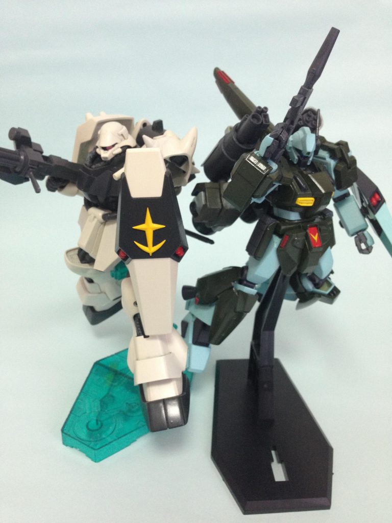 以前の過去作品のSPジェガンとツーショット