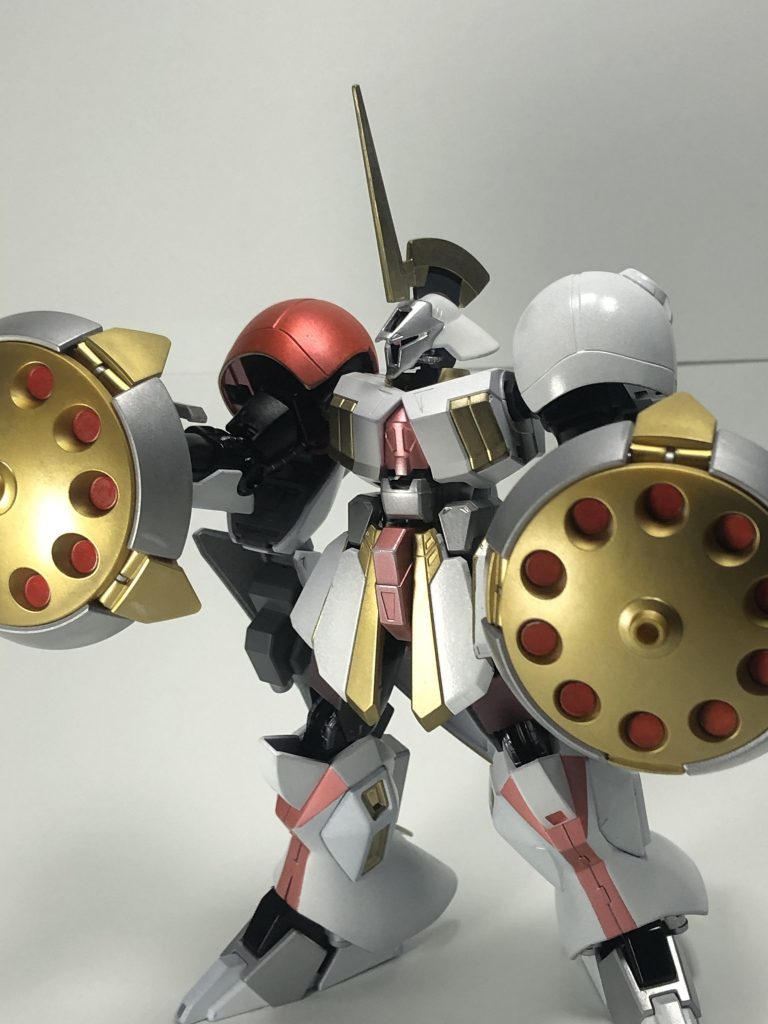 シールドを手持ちにしてミサイルを乱れ撃ち