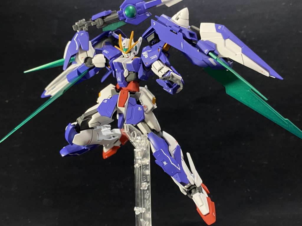 GNドライヴのアームの保持力が良く、表情付けはかなりしやすく感じました
本体の可動も良いので、しっかりポーズさせることが出来ました。