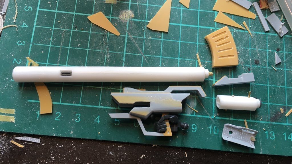 バルザック式380mmロケット・バズーカーのスクラッチ完了時の画像。
塗装も考慮して、ほとんどのパーツを分解できるようにしました…が、いざ塗装したらほとんどバラす機会はありませんでした0(:3 _ )~