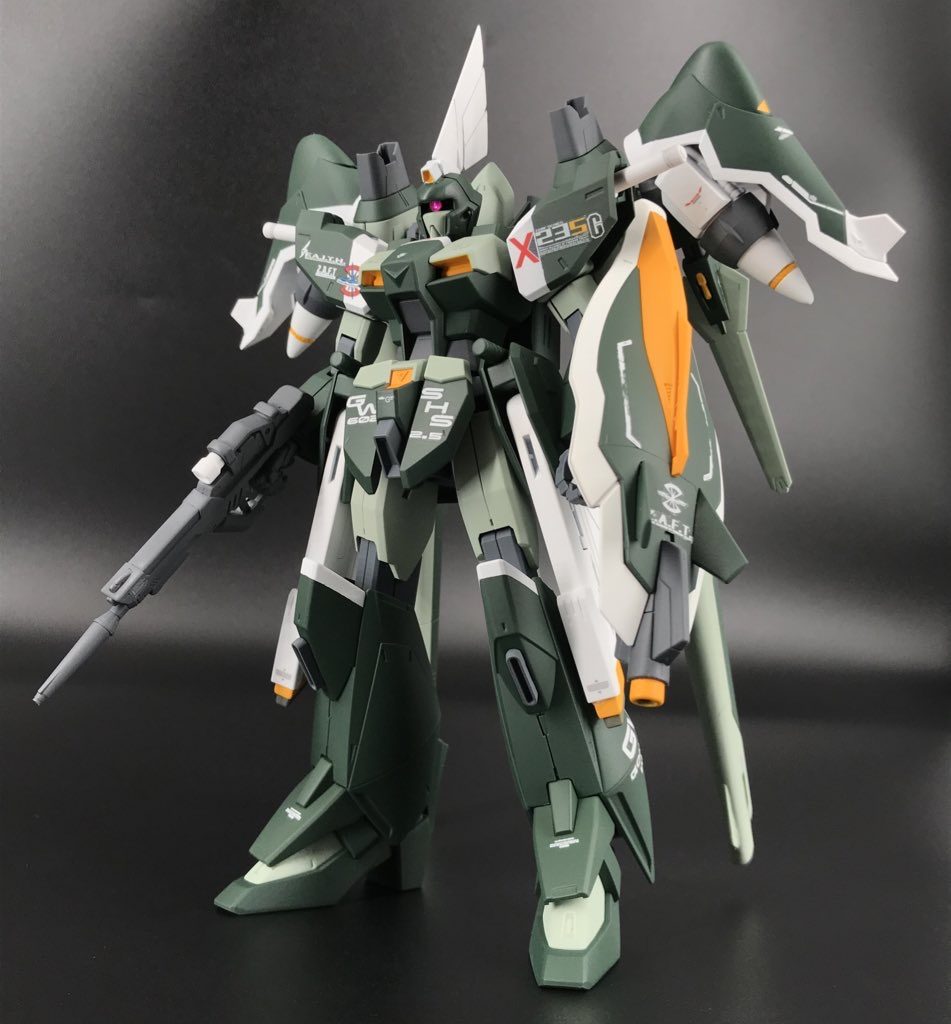 セイバーにゲイツ系MSの特徴であるトサカや背部の羽根型バインダー、盾のビームサーベル発生器、腰のレールガンなどを取り付けたりしました。
ちなみにフロントアーマーのGWはゴンドワナ所属機、SHSはセカンドハーフステージの略です