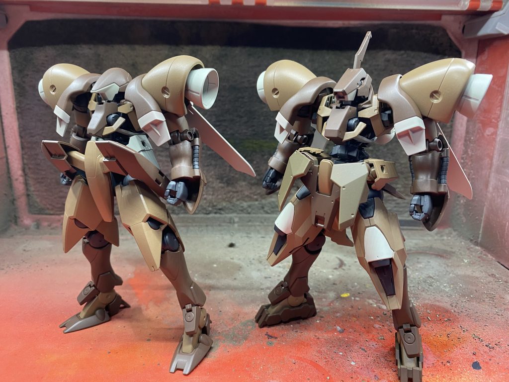 塗装終了直後。
一般型と指揮官型の違いはアンテナ形状とスラスター増設、更なる重装甲化。
なかなかうまく纏められたと思います。