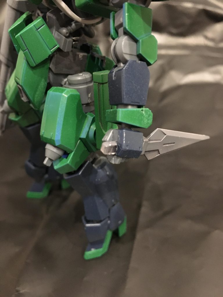 ショートソード。
本機は近接戦闘は想定されていない為、使用機会は非常に少ない。こちらも護身用装備。