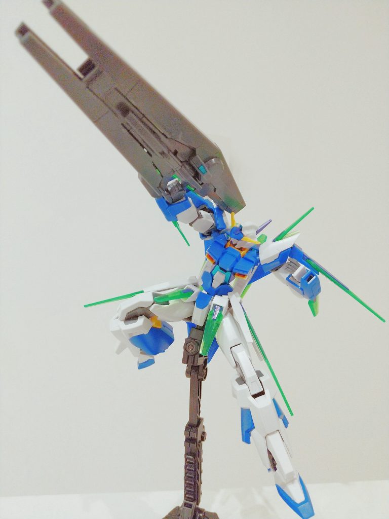 ライフルに追加パーツを付けることによってダイダルバズーカに換装できます。ホントにいろいろなバリエーションが楽しめるキットです