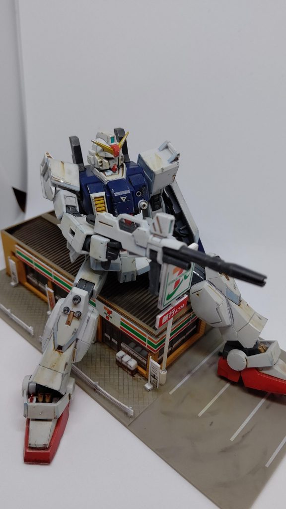 スケールはセブンが1/150らしく、陸ガンは1/144。微妙に合ってませんが、まあだいたい合ってるって事で💧