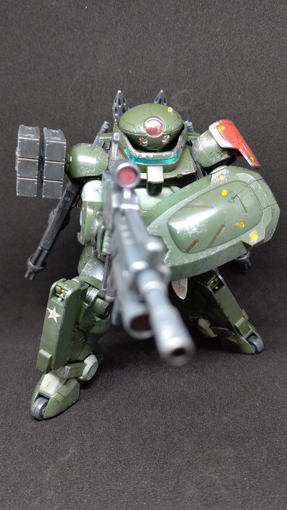 汚しと塗装剥げが抜群に似合う機体です。