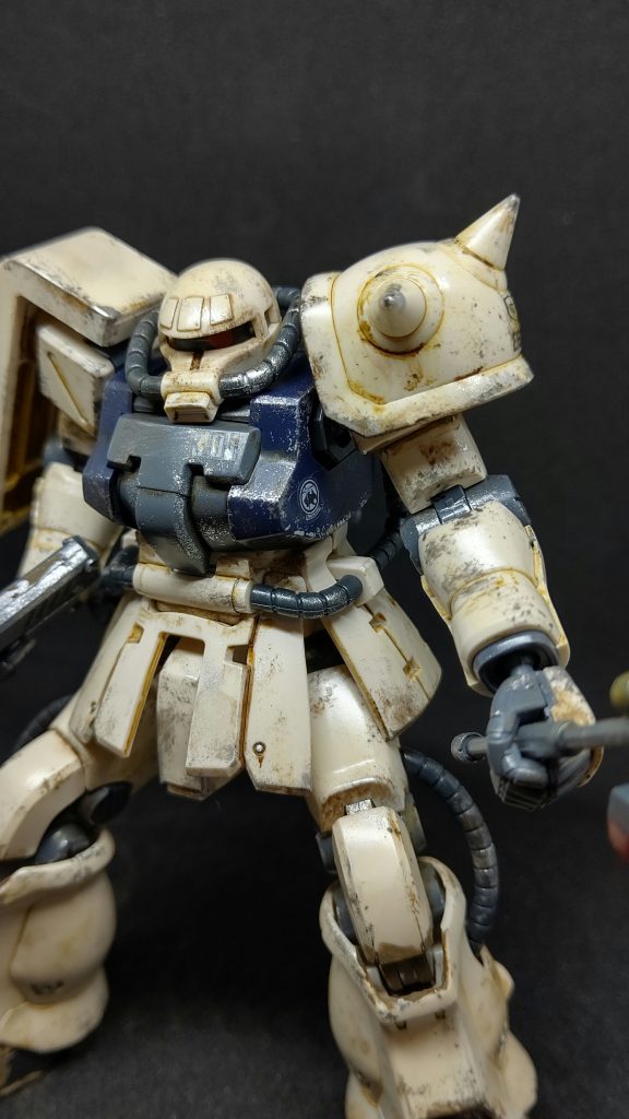 このザク、古めのキットとは思えない良いキットですね！