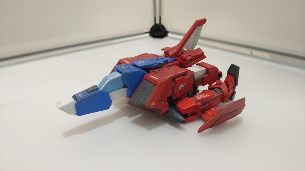 これがホワイトベースの奥から発見されたコアファイター。一見普通のFF-X7のようだが特筆すべきはその大きさである。