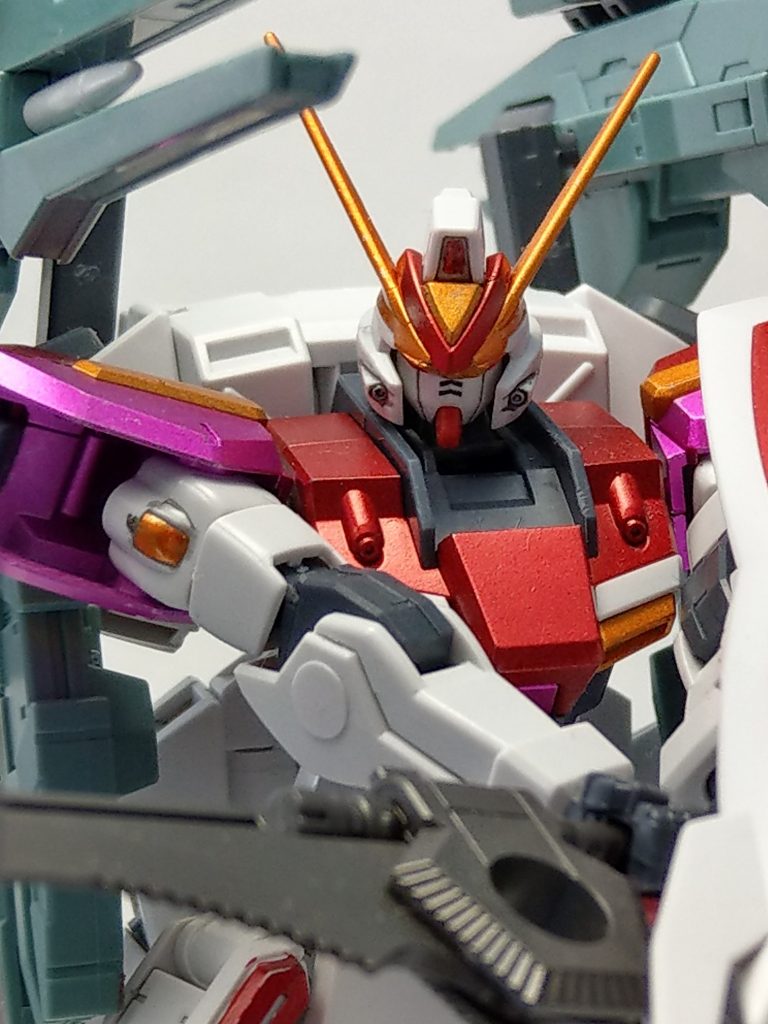 本体の変更点は、
1.フェイスをGP03Sの交換、アンテナに庇(でいいのか?)を付ける。
2.腰のサイドアーマーをアスタロトと交換。
3.スリッパをセブンソードG(だったはず)と交換。
で塗装したのでほぼウィンダムです。