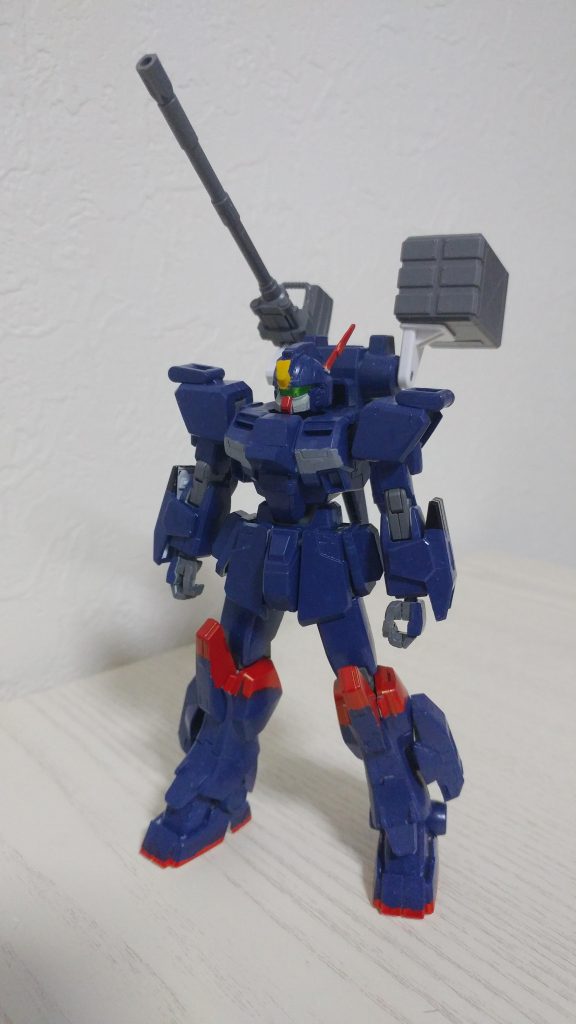 ドラグナー2

発売当初から多くのビルダーにドラグナーと言われていたEz―SRをベースに胴体をセラヴィーシェヘラザードのものにしています。
ちなみにこの機体には一部 余剰になるEz8のパーツを使用しています(肩とか足のカバーとか)