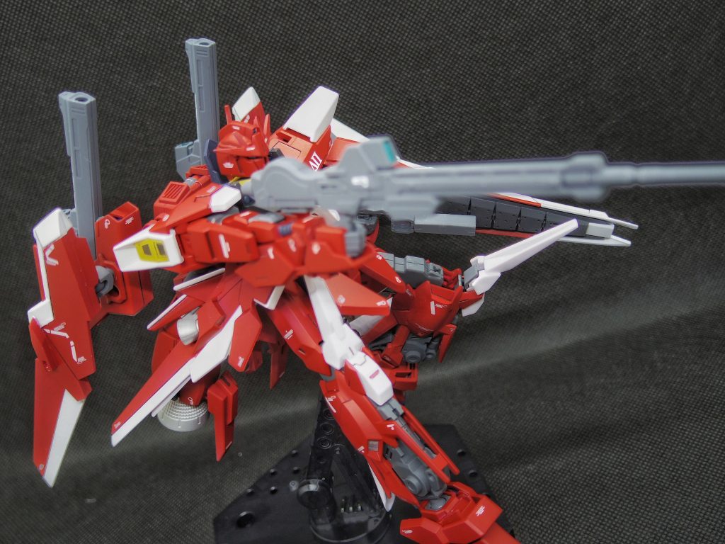 メイン武装は、ロングレンジビームライフル