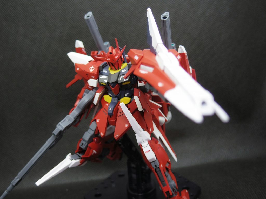 ブースターシールド
先端には、メガ粒子砲