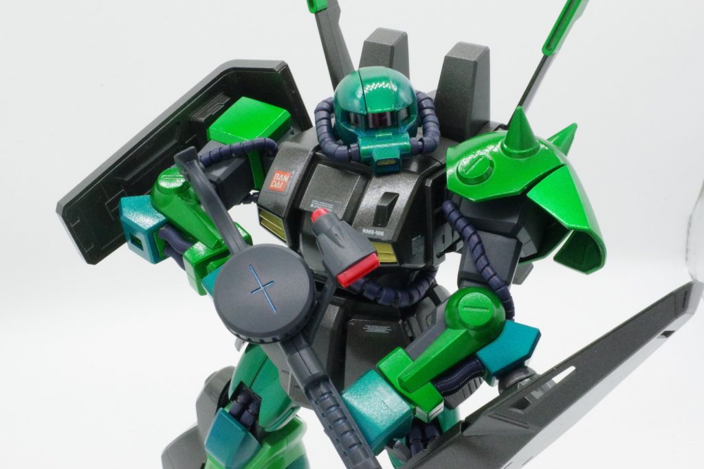 緑から青をのせたり、古くなった水転写デカールがゴミになってたり、どっちの勢力も選べず中立は「BANDAI」しかなかったし…。

モノアイも光らせる気でいたのに…なんで途中で熱が冷めたのかぁ。

皆さんはそんな時ありますか(happy)？