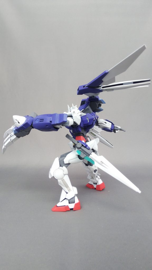 バックショット。
ソードが一本なのは仕様です。
左手では持てないので。