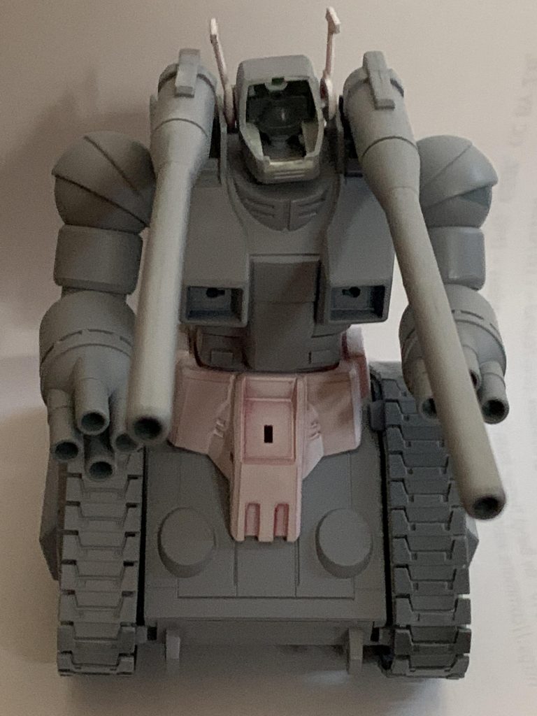 サフの状態です。今回部分的にチップディテールを腹周りにプラ板でこしらえました。