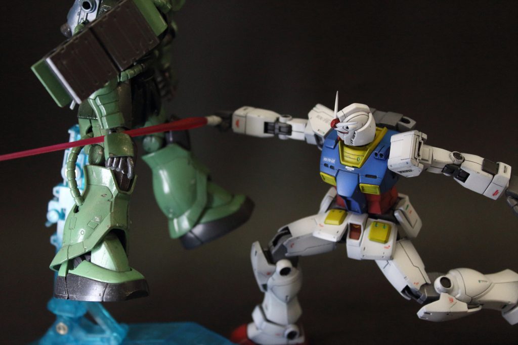 (´・ω・`)サーベル、連ジのステップ格闘みたいなポーズ