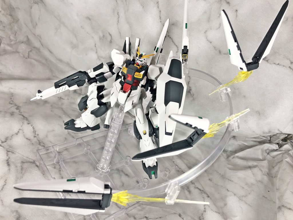 ファンネルは全部稼働するヤツを使用。接続する部分をちょっと切ったり接着剤で太らせたりで無理やりつなげられるようにしてみた。
あと忍パルスビームがすげぇ役立った。