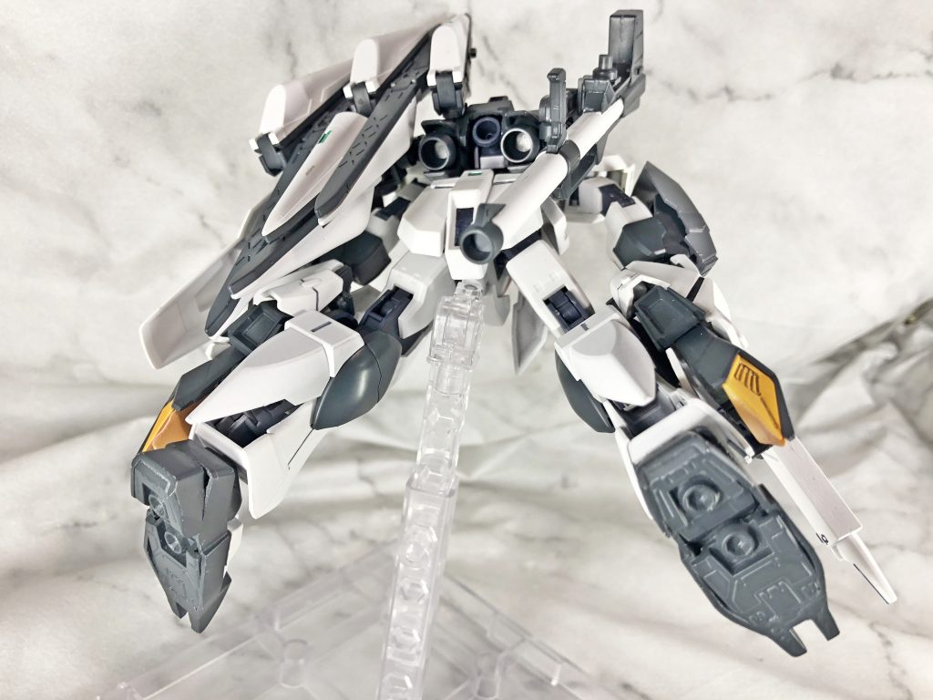 足裏もトリスタンの部品を刻んで詰め込んで埋めてみた。でもノズル塗分けるの忘れたゎ…