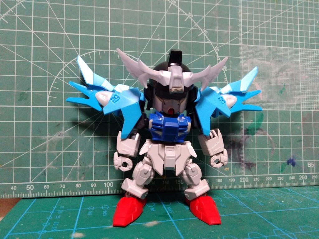 EXスタンダードのデスティニーがベースで、劉備ストライクと合わせています。