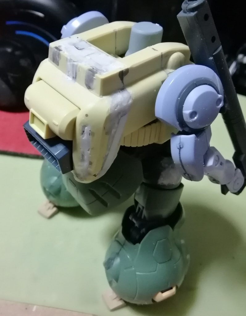 背中はガッツリカットして埋めたので大変だった