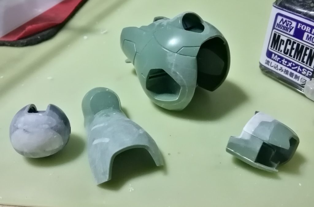 足回りも割とパテまみれ