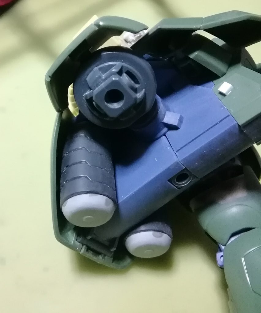 尻のタンク。ゾゴックの腕です