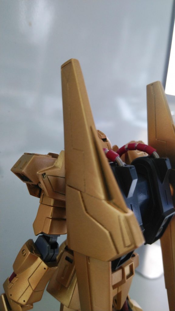 リバイブを参考に各種スジ彫りを追加しました
金色はガイアのスターブライトゴールドです