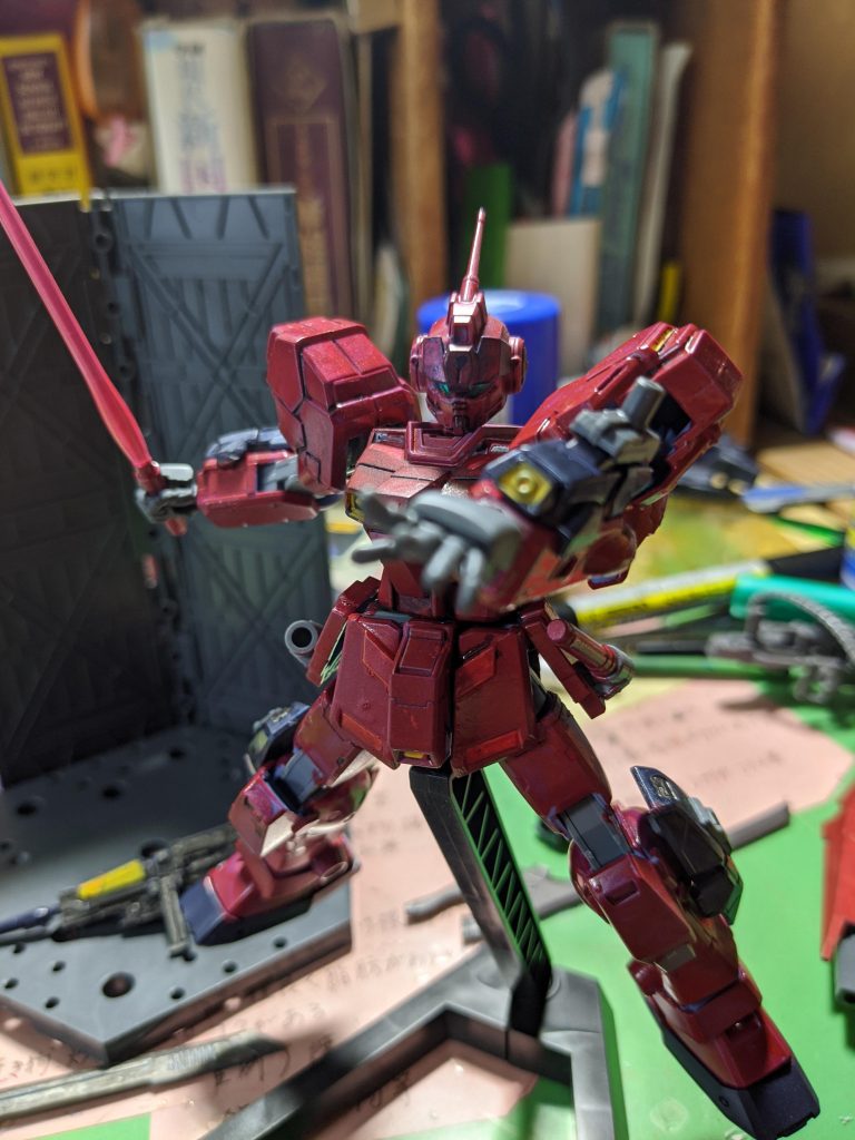 ビームサーベル、全装備パージ状態腕部ビームガン