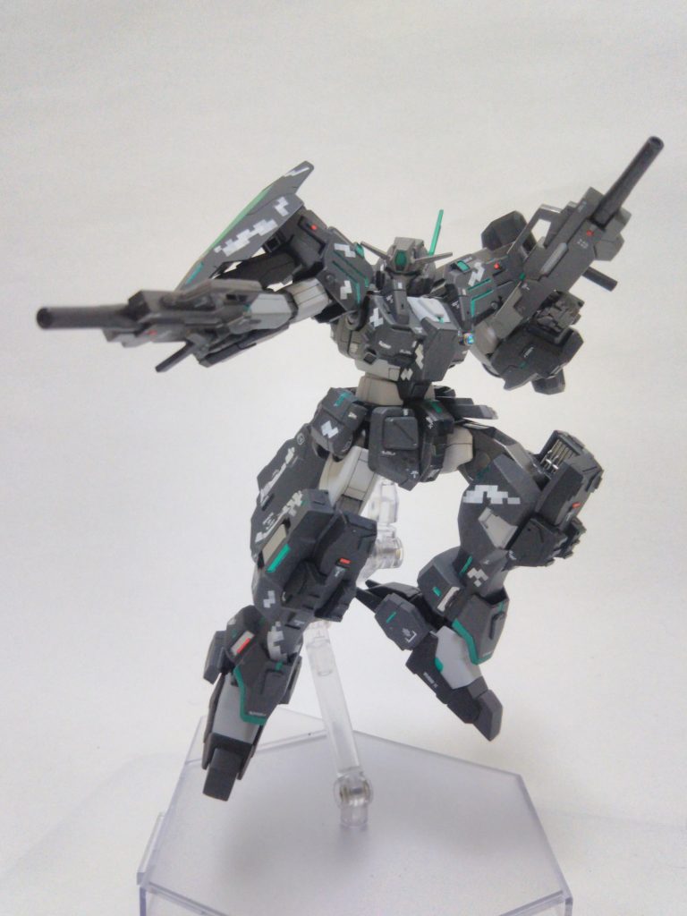 *GNサブマシンガン×2*
面に対して弾をばらまき攻撃する。