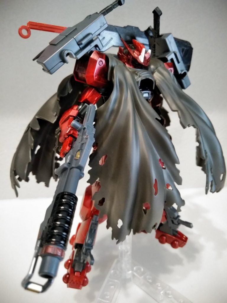 全身武装。ナノラミネート混合マント(物理武装に対しても防御を発揮する)
肩部複合シールドに大型ナイフを装備。
足部に短銃。腰に大型銃。
取り回しの良いショットガン・改
HGクロスボーンのピーコックスマッシャーを加工。
アスタロトオリジン本体はブラッディレッド×メタリックブラック。
足フレームダンタリオンの簡単延長仕様!