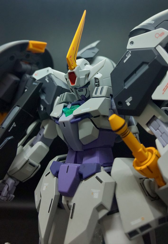 塗装は、アーマーが本体に装着された時違和感の無い様に本体のG-3カラーによせてみました。
細かい部分を、エナメル塗料の差し色で補填しております。