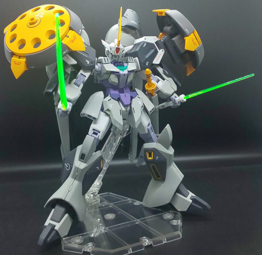 勿論、コアガンダムのビームサーベルを使用することもあります。