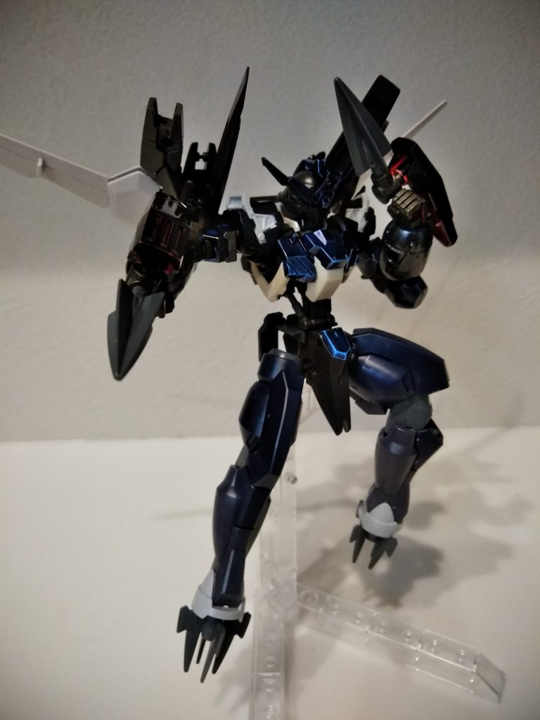 構える姿はボクサーのよう
蝶のように舞、蜂のように貫く